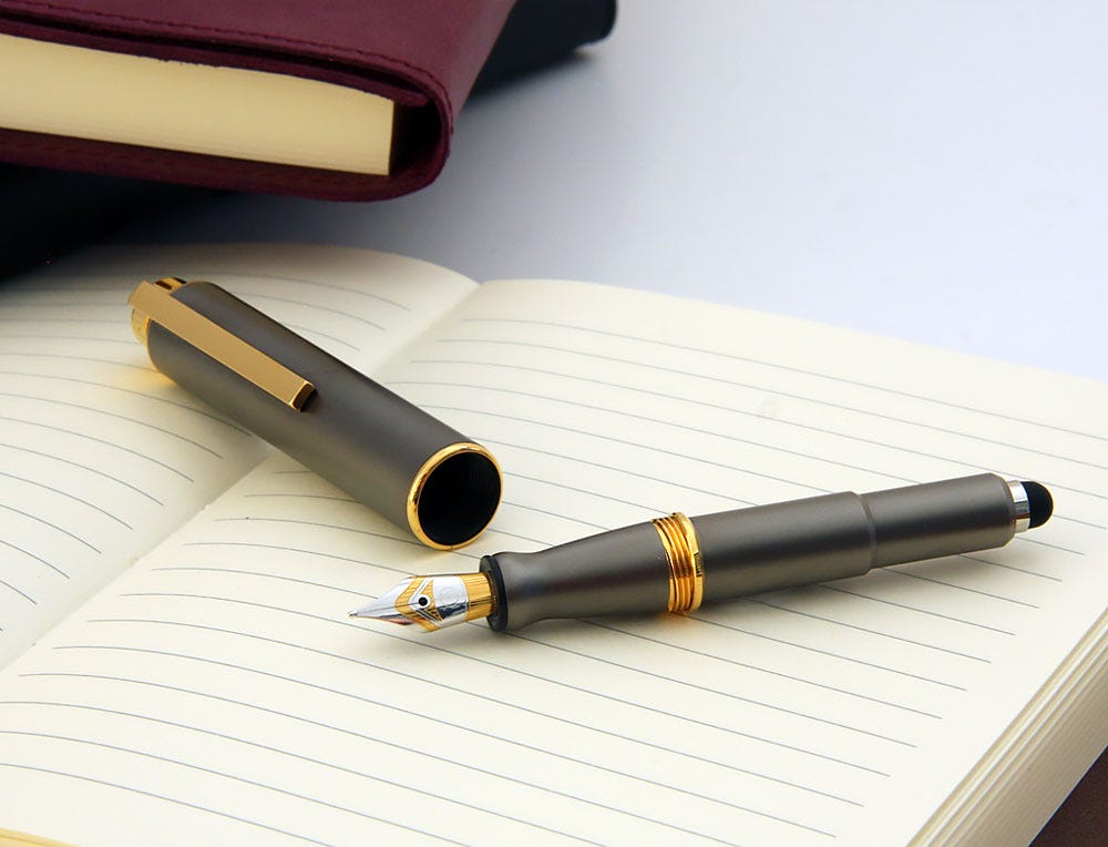 Luxury Luggage: Otto Hutt Design 05 Fountain Pen - Ruthenium Gold Trim